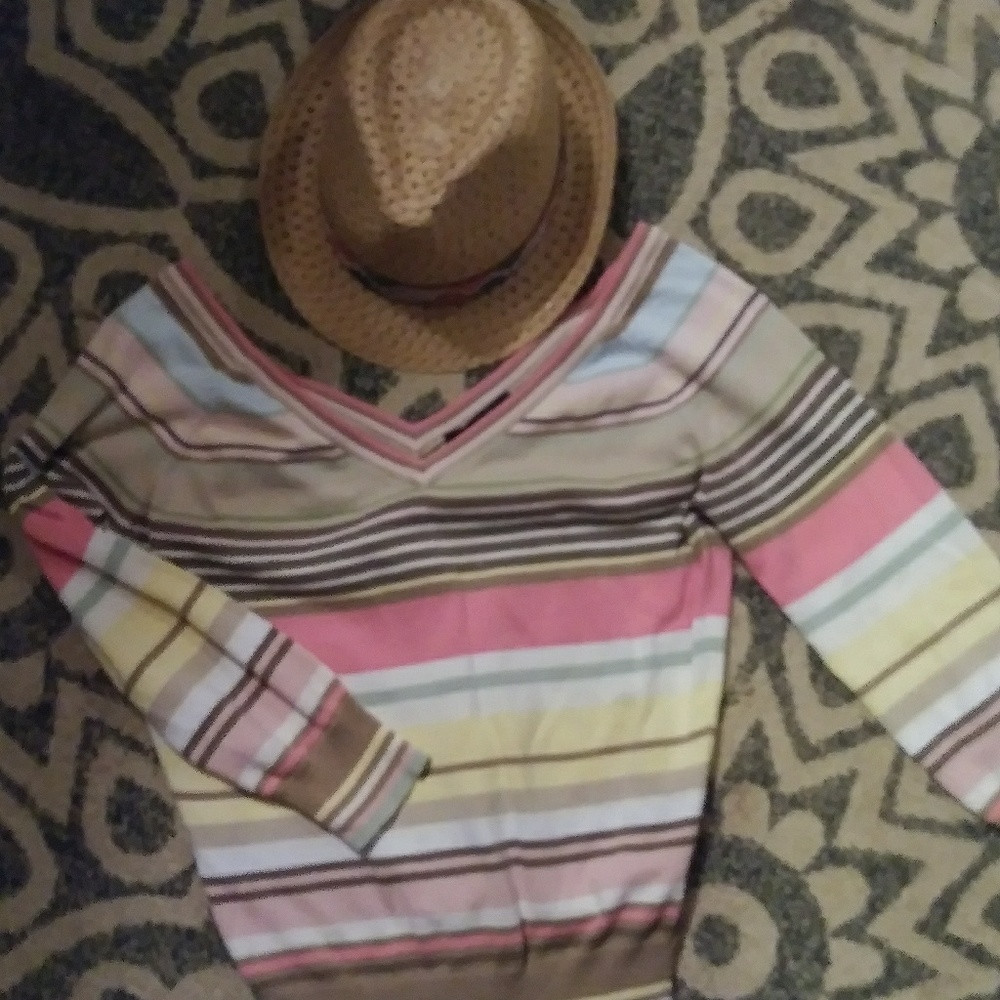 🐦Beautiful pastel striped sweater